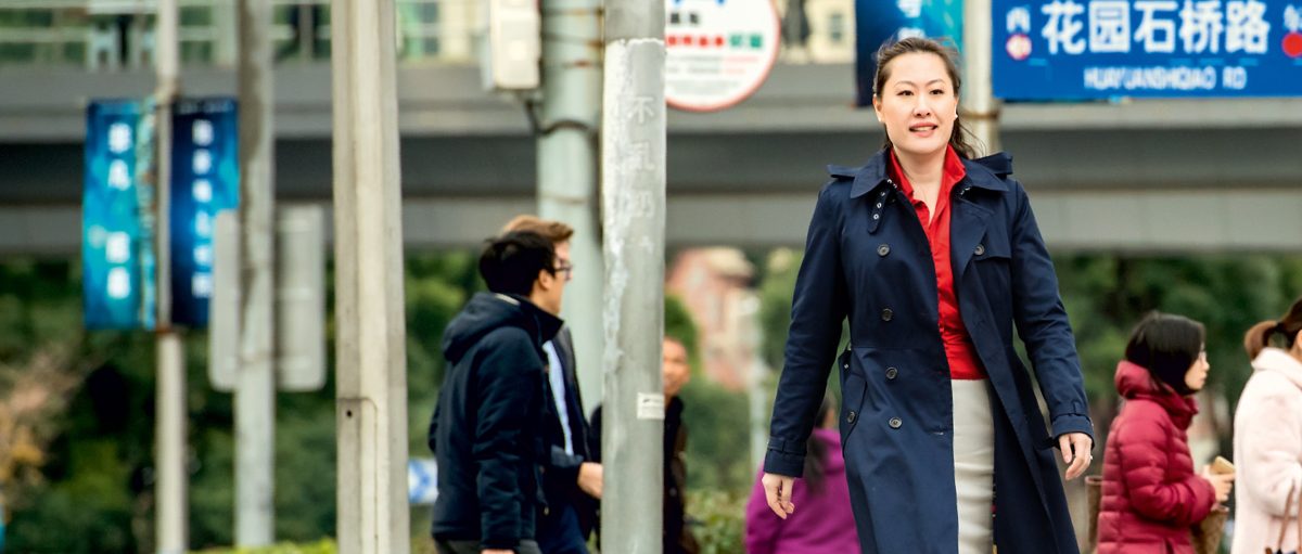 Ксиаокиан е новото лице на годишния отчет за 2016. Младата китайка ни отвежда на пътешествие из нейния живот и метрополиса Шанхай.